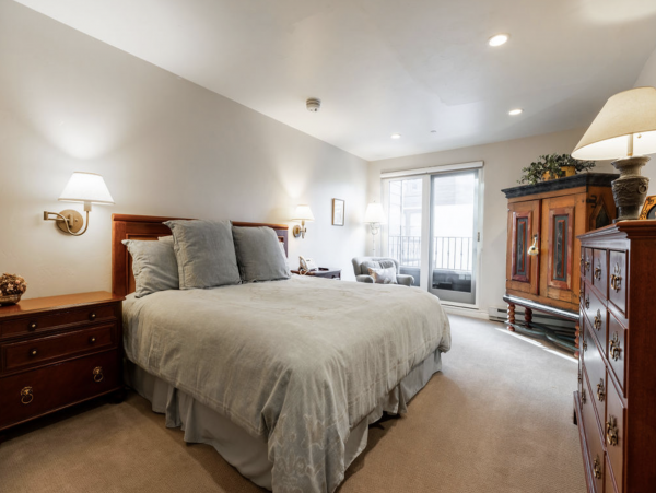 Golden Peak Ski in Ski Out Townhome